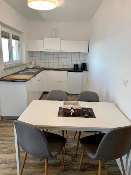 Apartments Zakinja Порторож Екстер'єр фото